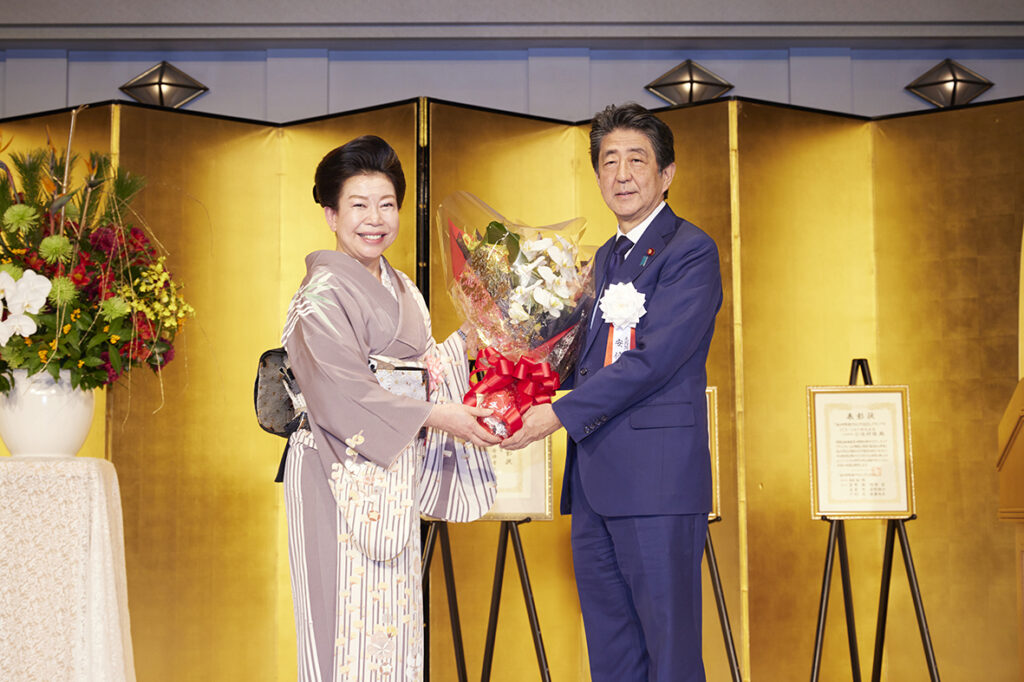 追悼】安倍晋三元首相 | 経済界